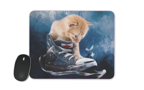  Cute kitten plays in sneakers para alfombrillas raton