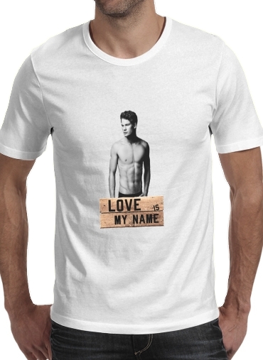 Jeremy Irvine Love is my name para Camisetas hombre