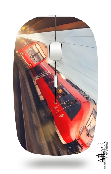  Trenes de pasajeros rojos de alta velocidad modernos al atardecer. estación de ferrocarril para Ratón óptico inalámbrico con receptor USB