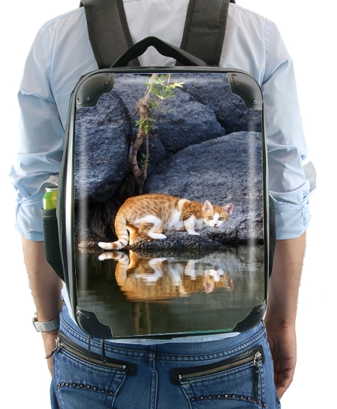  Cat Reflection in Pond Water para Mochila